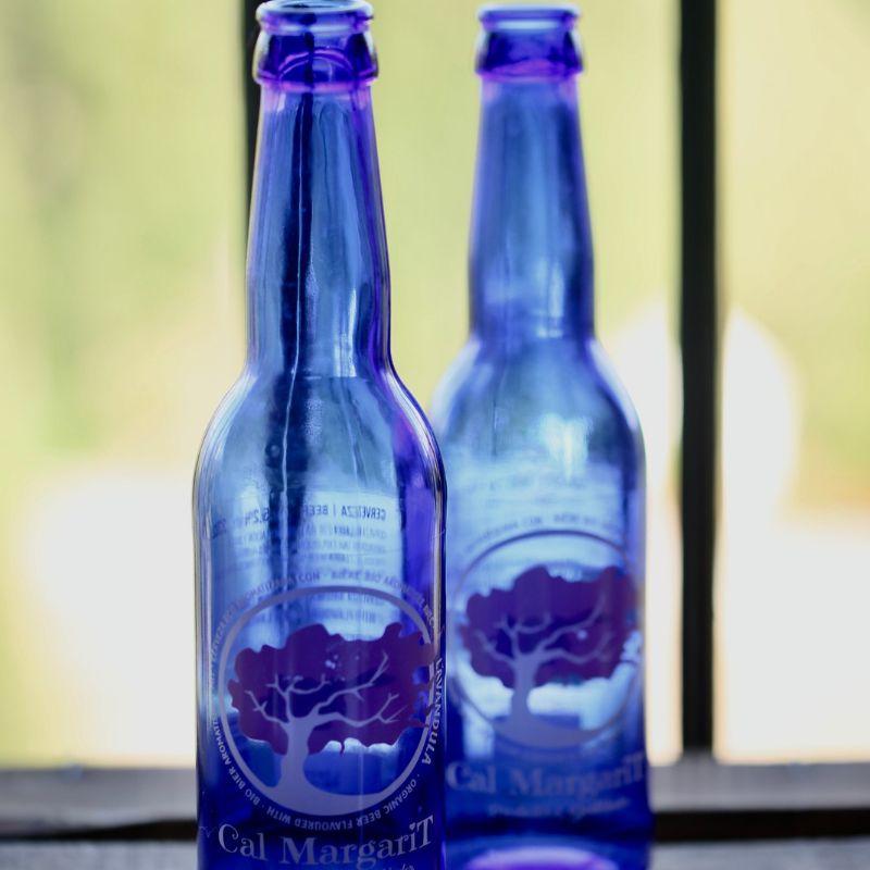 Botellas de vidrio azul